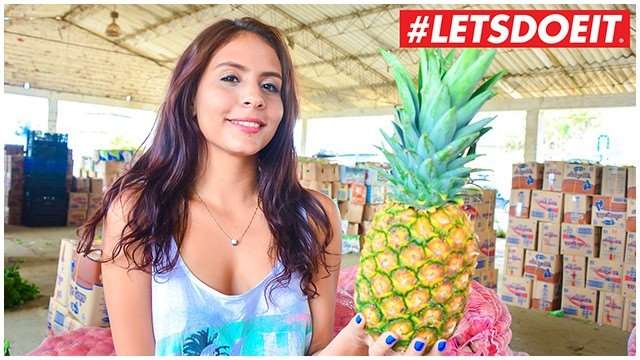 LETSDOEIT 哥伦比亚极品嫩妹初尝禁果 粉穴被巨根爆操到淫水狂喷